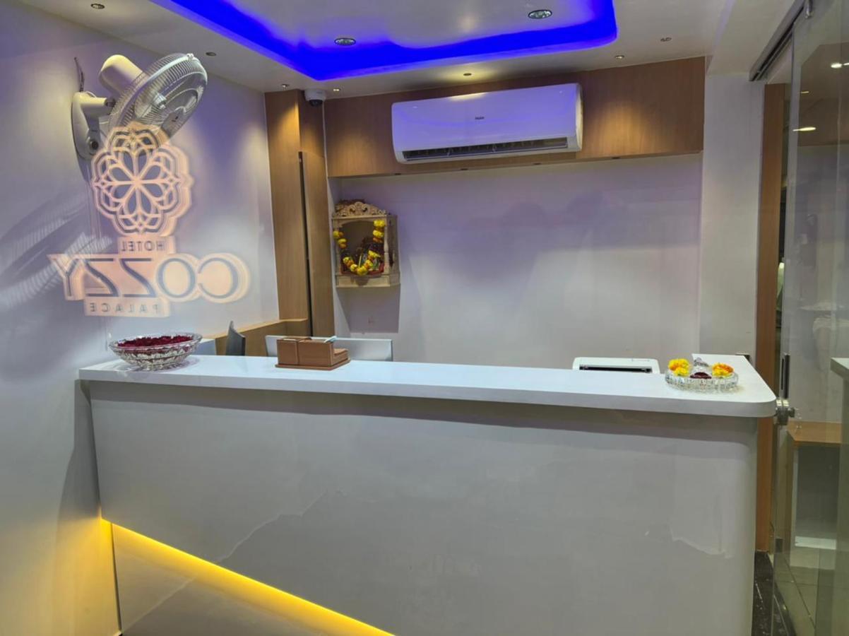 Hotel Cozzy Palace Сурат Экстерьер фото