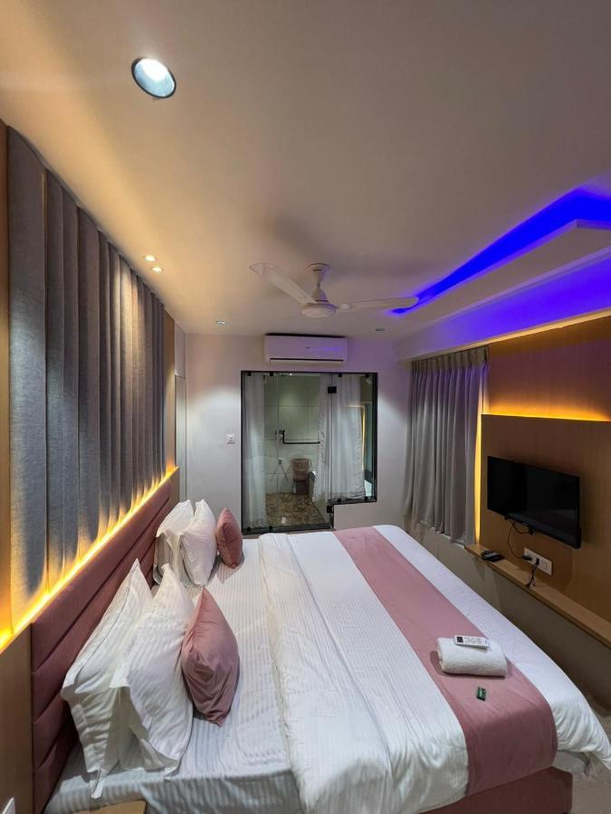 Hotel Cozzy Palace Сурат Экстерьер фото
